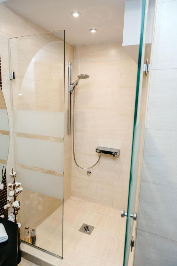 Rosewood Podgorica Appartement Buitenkant foto